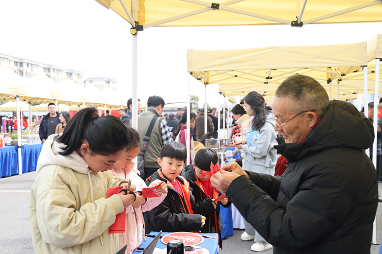 2025年鹽城市“三下鄉(xiāng)·三進城”集中服務活動暨全民閱讀春風行動、“春風潤心”文明實踐活動