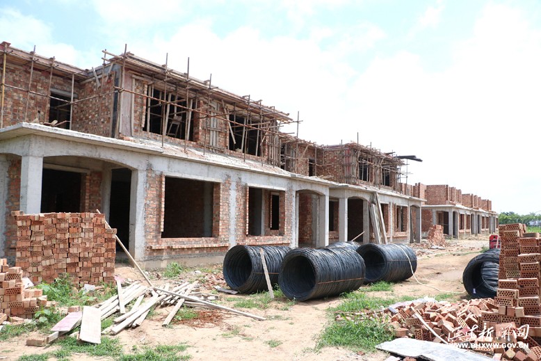 建設(shè)中的天場鎮(zhèn)秉義村農(nóng)民集中居住點