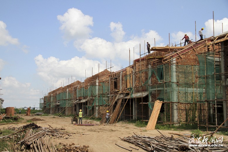 八灘鎮(zhèn)界山村農(nóng)民集中居住區(qū)建設(shè)現(xiàn)場