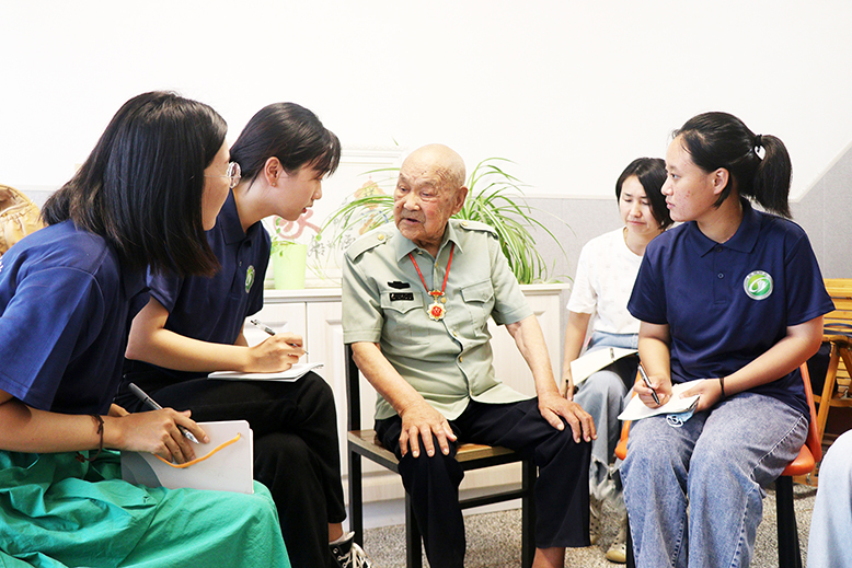 鹽城工學(xué)院社會(huì)實(shí)踐宣講團(tuán)來我縣采訪挖掘抗戰(zhàn)故事